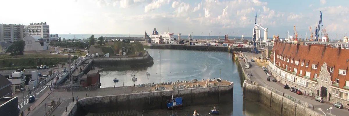 Image Pose borne de recharge IRVE Calais