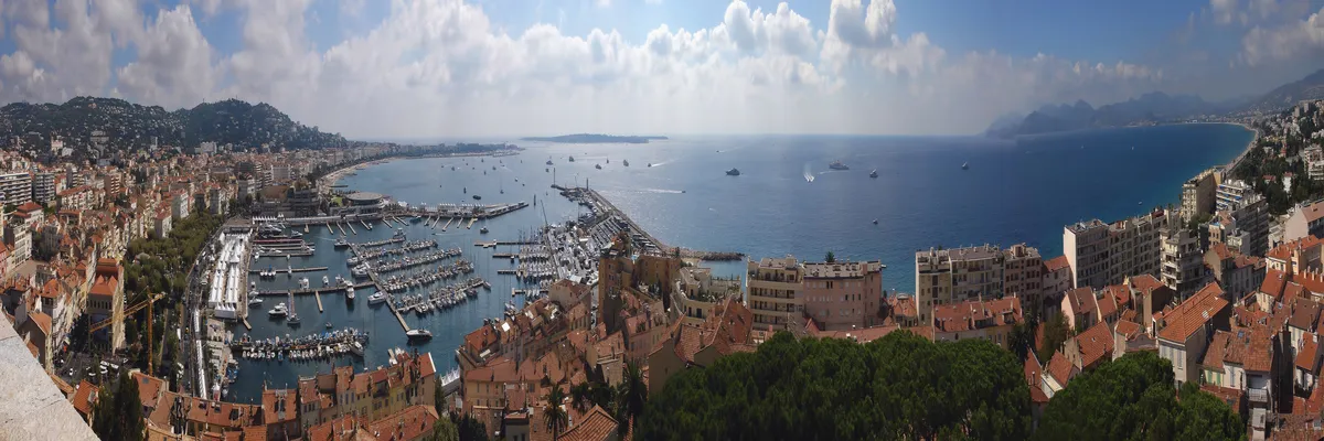 Image Pose borne de recharge IRVE Cannes