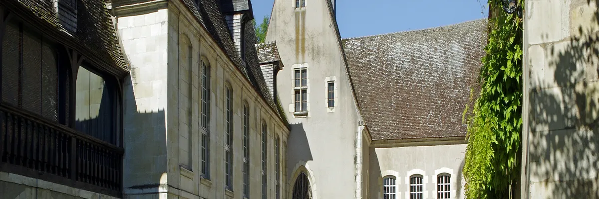 image-pose-borne-de-recharge-irve-issoudun.webp Image Pose borne de recharge IRVE Issoudun